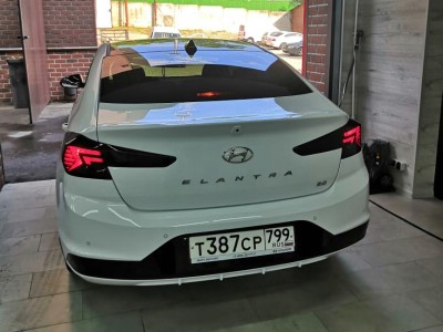 Тонирование задней оптики Hyundai Elantra 2019- 