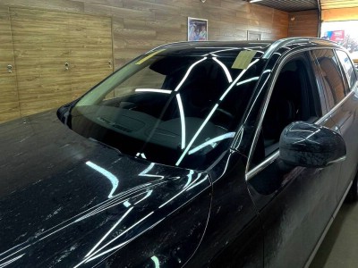 Переклейка лобового стекла Volvo XC90 II поколения 2014-2019
