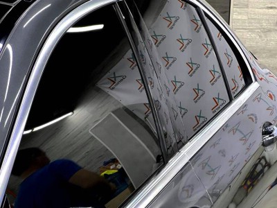 Перетонировка задней полусферы пленкой Llumar 05% Mercedes E-Class W213