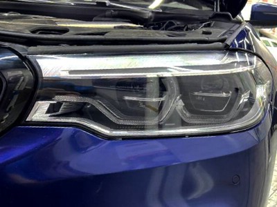 Полировка и защита фар полиуретановой пленкой BMW 5 G30