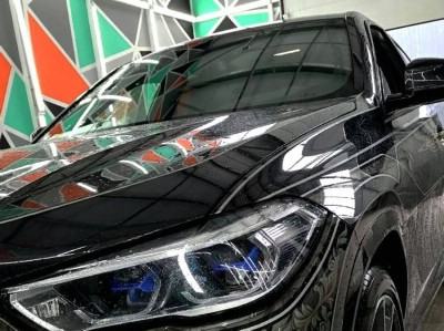 Полный ремонт трещины лобового стекла BMW X6 G06