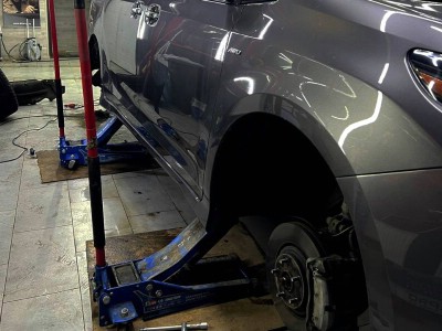 Шумоизоляция колесных арок Toyota Sienna