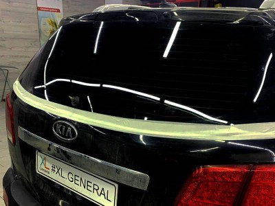 Тонирование и замена стекла крышки багажника Kia Sorento 2009-2012