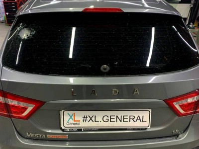 Тонирование и замена стекла крышки багажника Lada VEsta Cross