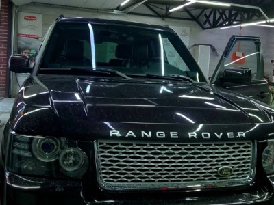 Тонирование лобового стекла на автомобиле Range Rove