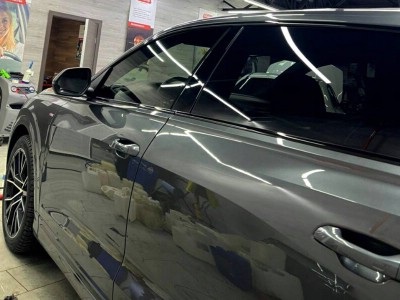 Тонирование передних стёкол и затемнение передней оптики Audi Q8