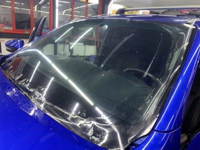 Замена бронепленки лобового стекла Toyota Fortuner