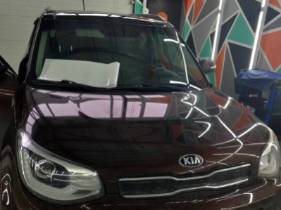 Замена и бронирование передней части панорамной крыши автомобиля KIA Soul II 2013-2019