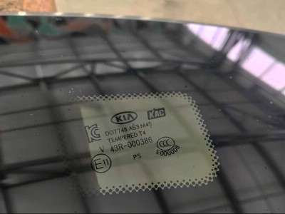 Замена и бронирование передней части панорамной крыши автомобиля KIA Soul II 2013-2019