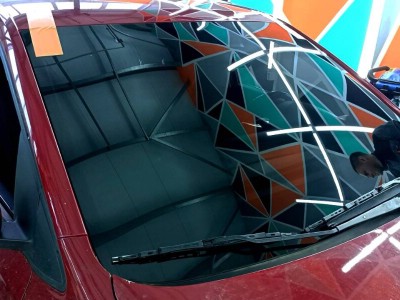 Замена и тонирование лобового стекла на автомобиле Volkswagen Polo 15% SUNCONTROL