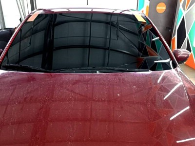 Замена и тонирование лобового стекла на автомобиле Volkswagen Polo 15% SUNCONTROL