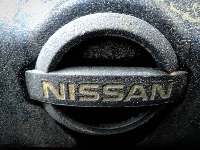Замена заднего левого кузовного и заднего правого распашного стекол на Nissan Patrol Y61 1998-2010