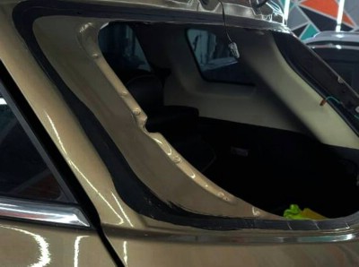 Замена задних стекол с предварительной тонировкой плёнкой SunControl 5% на автомобиле Geely Atlas 2016