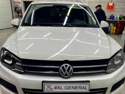 Защита передней оптики полиуретановой пленкой Volkswagen Touareg